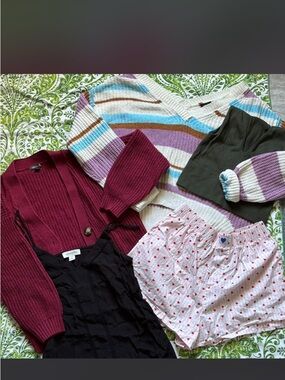 Rue21 SWEATER TOP AND SHORTS BUNDLE
